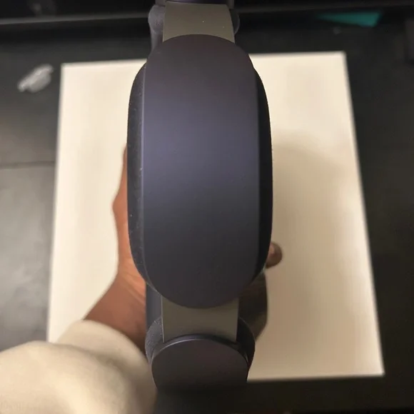 Dyson Stylish Blue and Silver Over-Ear Headphones - Picture 4 of 9